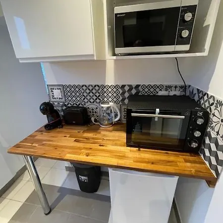 Le Sunny-hyper Centre -proche Gare - Paisible -wifi Hd -netflix-ideal Couple Business Et Famille Niort