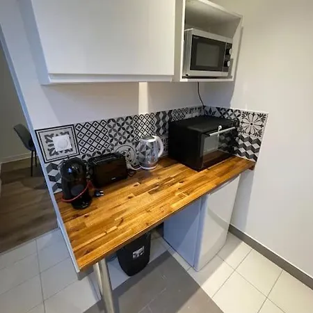 Le Sunny-hyper Centre -proche Gare - Paisible -wifi Hd -netflix-ideal Couple Business Et Famille * Niort